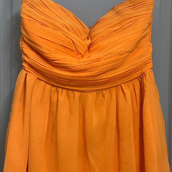 A beautiful orange strapless mini dress - Picture 3 of 6